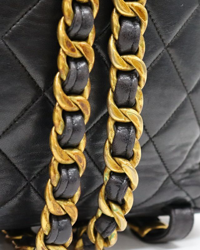 CHANEL　シャネル　マトラッセ　Wターンロック　チェーンリュック　ラムスキン　黒（ゴールド金具） レディースバッグ　チェーンリュック　レディースチェーンリュック　ハイブランド【中古】【送料無料】 CHANEL - CHANEL シャネル マトラッセ Wターンロック チェーンリュック
