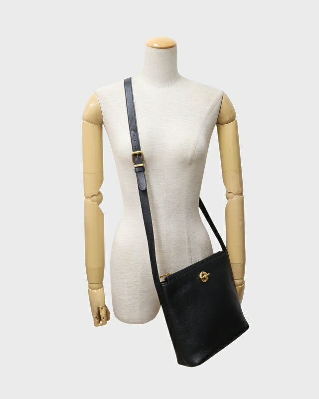 CELINE サークルロゴ金具レザーショルダーバッグ | Hedy