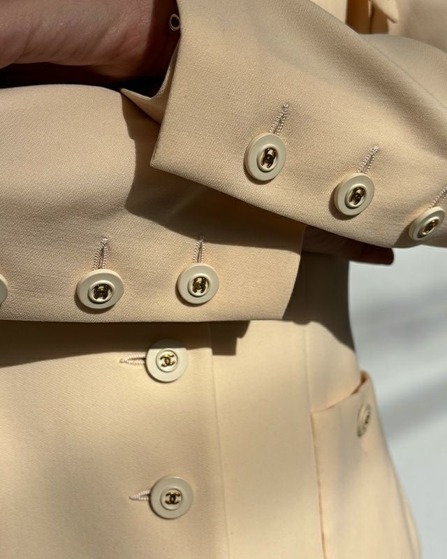 CHANEL COCOボタンシルクジャケット | Hedy