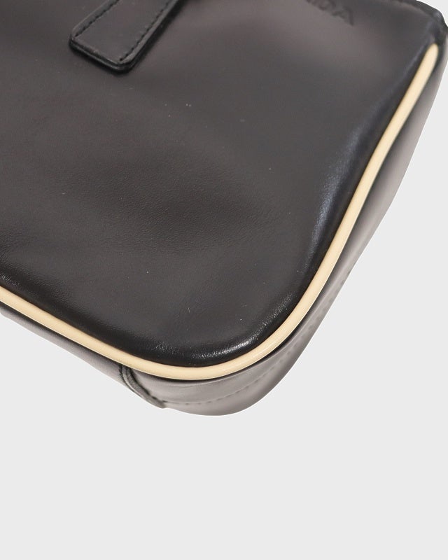 PRADA ロゴ刻印レザーハンドバッグ | Hedy