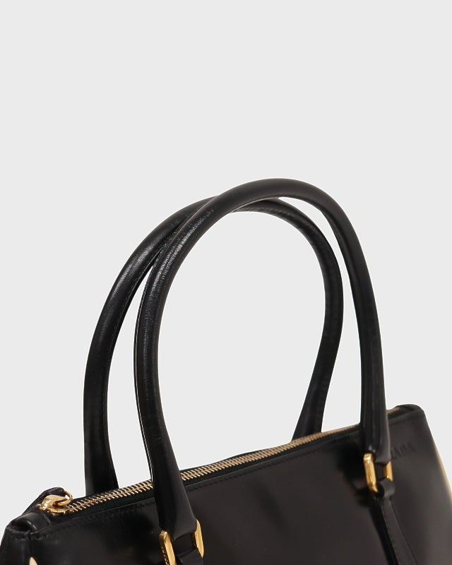 PRADA ロゴ刻印レザーハンドバッグ | Hedy