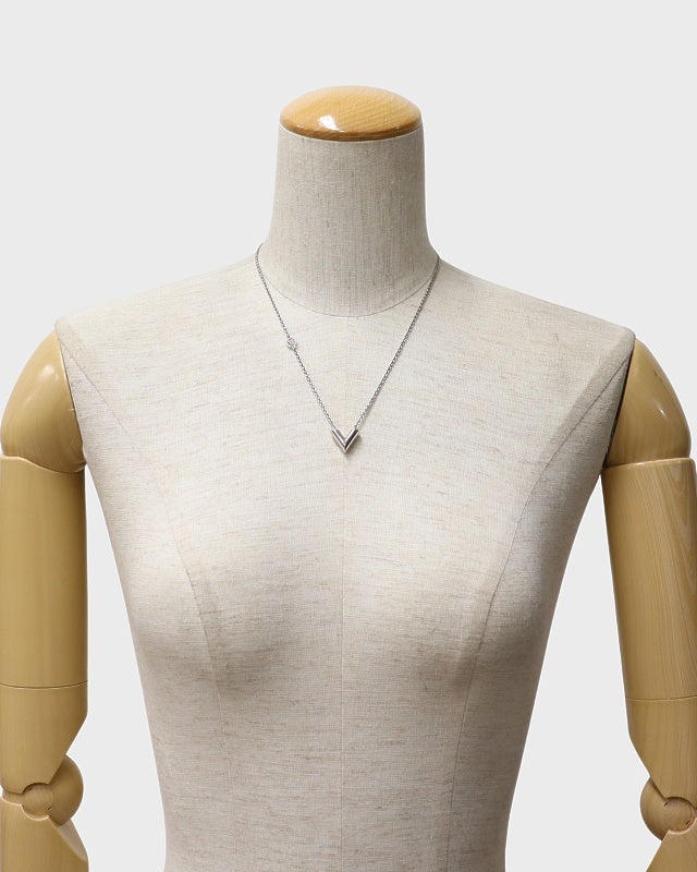 LOUIS VUITTON エッセンシャルVネックレス | Hedy