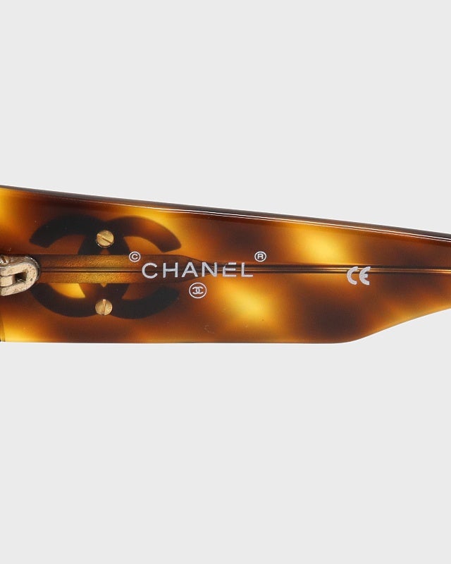 CHANEL べっ甲柄サングラス | Hedy