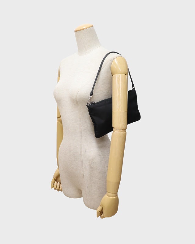 PRADA 三角ロゴ金具ナイロンレザーワンショルダーバッグ | Hedy