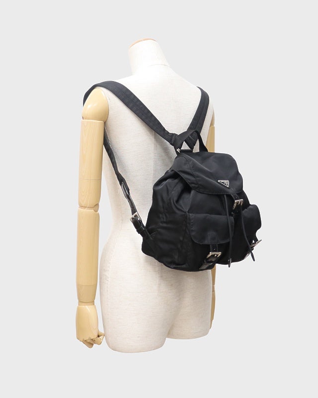 PRADA 三角ロゴ金具ナイロンリュックサック | Hedy