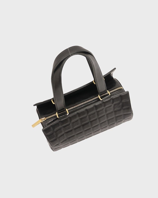 CHANEL チョコバー　ラムスキン　ハンドバッグ　ロゴ　ココマーク CHANEL（シャネル） チョコバー ココマーク ショルダーバッグ ワン