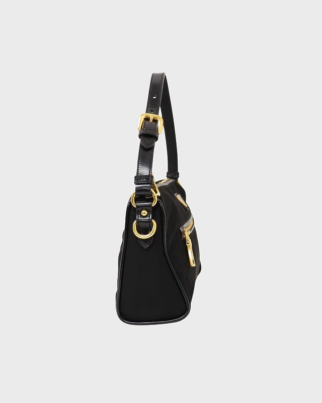 プラダ　ショルダーバッグ　ボディ　黒　現行類似ロゴ　三角　レザー　ナイロン PRADA 三角ロゴ金具ナイロンレザーワンショルダーバッグ | Hedy