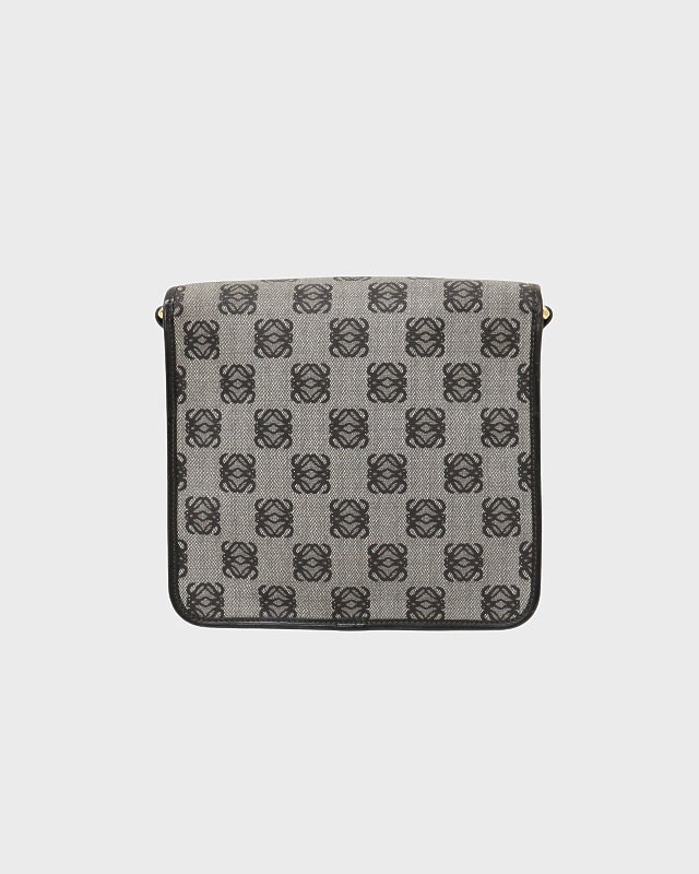#LOEWE ショルダー　アナグラム　 unisex LOEWE アナグラムショルダーバッグ | Hedy