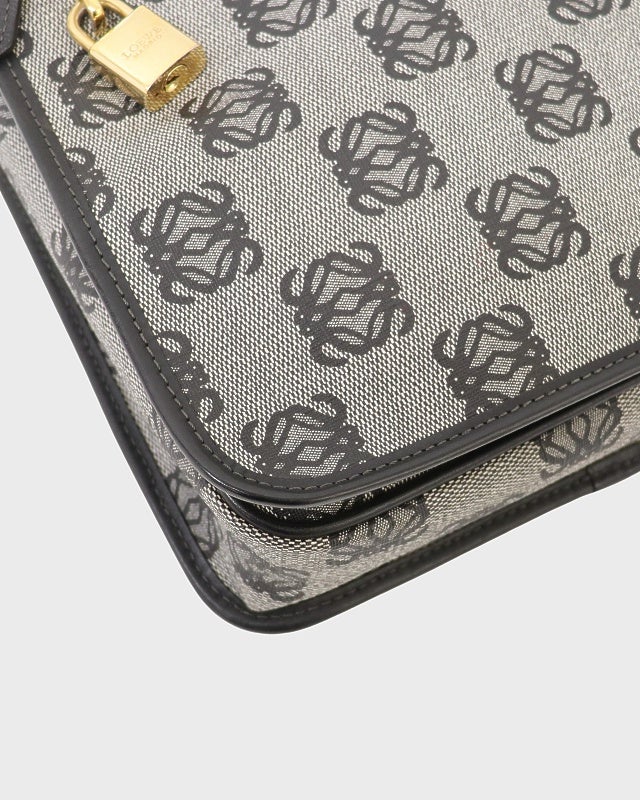 LOEWE♡アナグラム柄ショルダーバッグ LOEWE アナグラムショルダーバッグ | Hedy