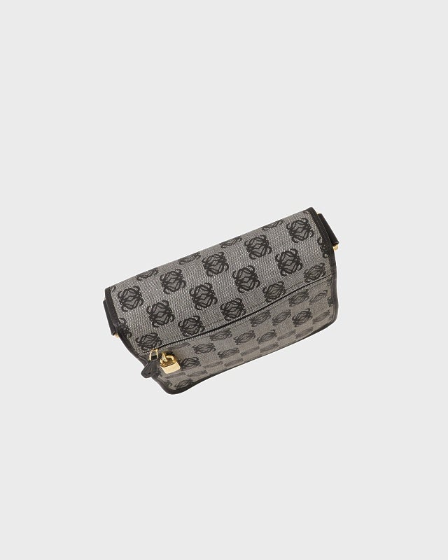 LOEWE♡アナグラム柄ショルダーバッグ LOEWE アナグラムショルダーバッグ | Hedy