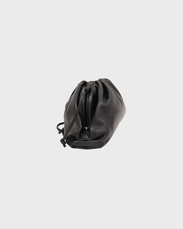 BOTTEGA VENETA ミニ ザ・ポーチ【美品】 BOTTEGA VENETA◇MINI THE POUCH/ミニザポーチ/牛革/パープル