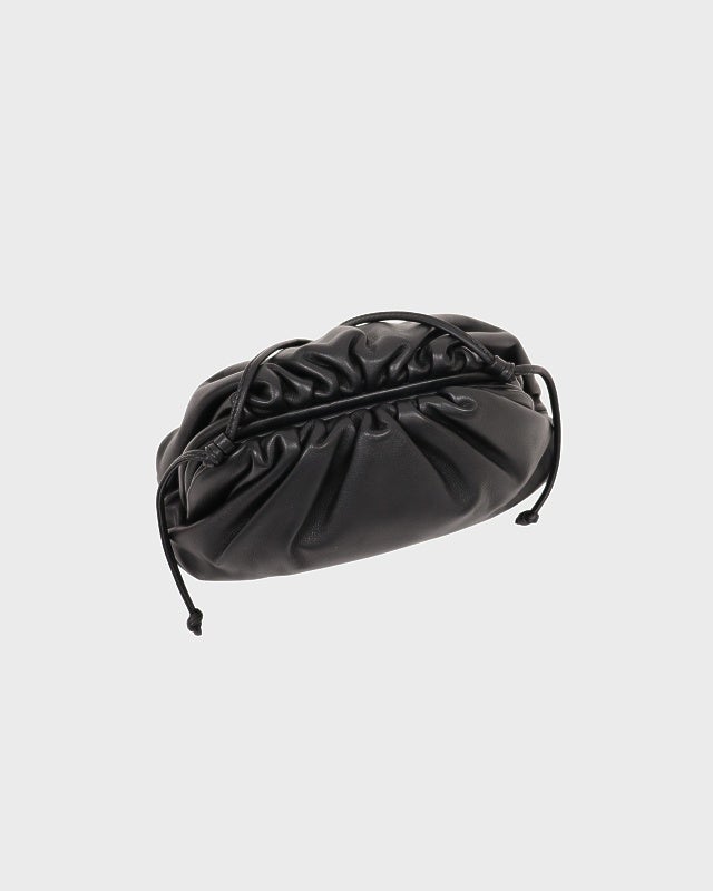 BOTTEGA VENETA ブラック　ポーチ BOTTEGA VENETA ミニ ザ ポーチ | Hedy