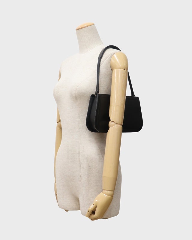 CELINE トリオンフレザーワンショルダーバッグ | Hedy