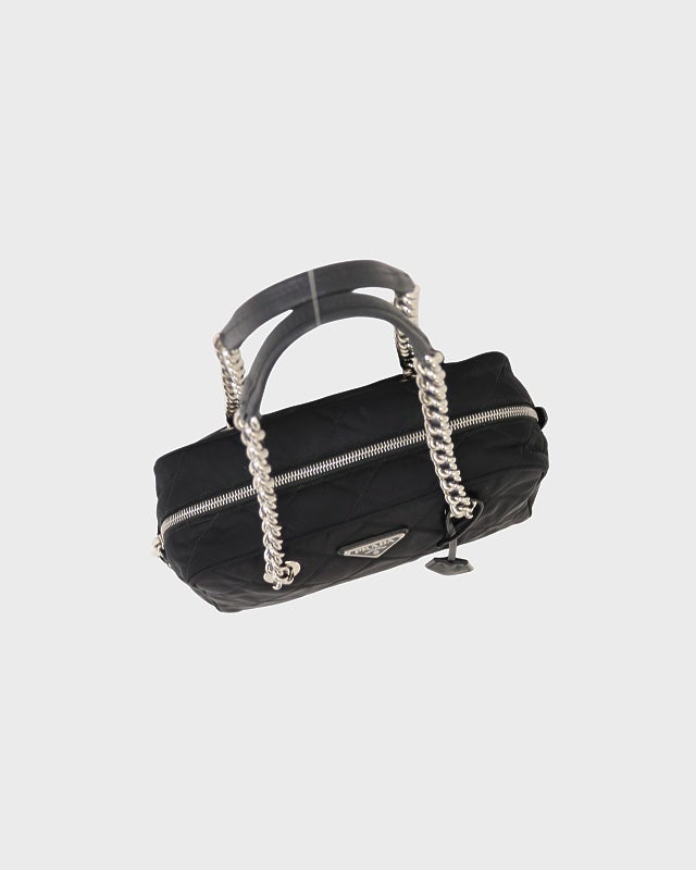 PRADA ビジネスバッグ　ギャザー キルティング　ブラック　三角プレート PRADA プラダ ブリーフケース ビジネスバッグ 三角ロゴ プレート 白