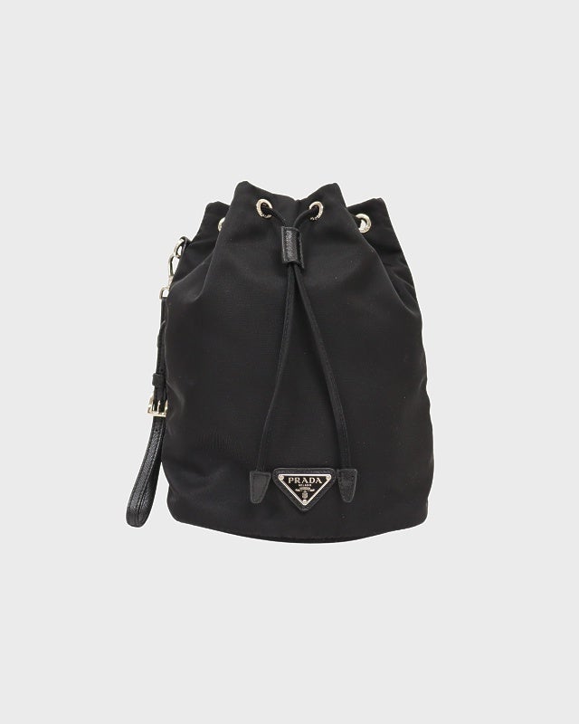 PRADA 三角ロゴ金具ナイロンポーチ | Hedy