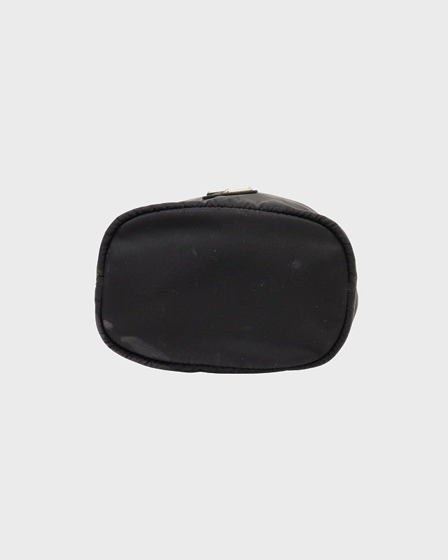 PRADA 三角ロゴ金具ナイロンポーチ | Hedy