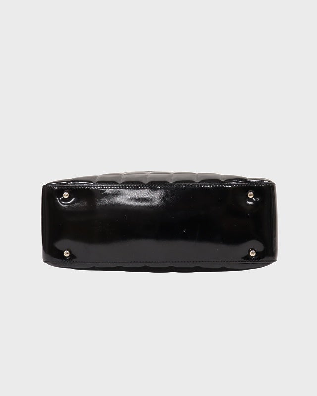 週末価格　シャネル　デカココ　ハンドポーチ　デカココ　パテントレザー　黒 CHANEL（シャネル） チョコバー ココマーク パテントレザーエナメル