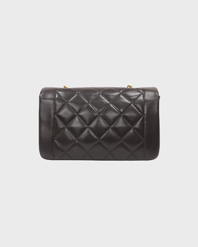 【専用】シャネル　ダイアナフラップ CHANEL ダイアナフラップチェーンショルダーバッグ | Hedy