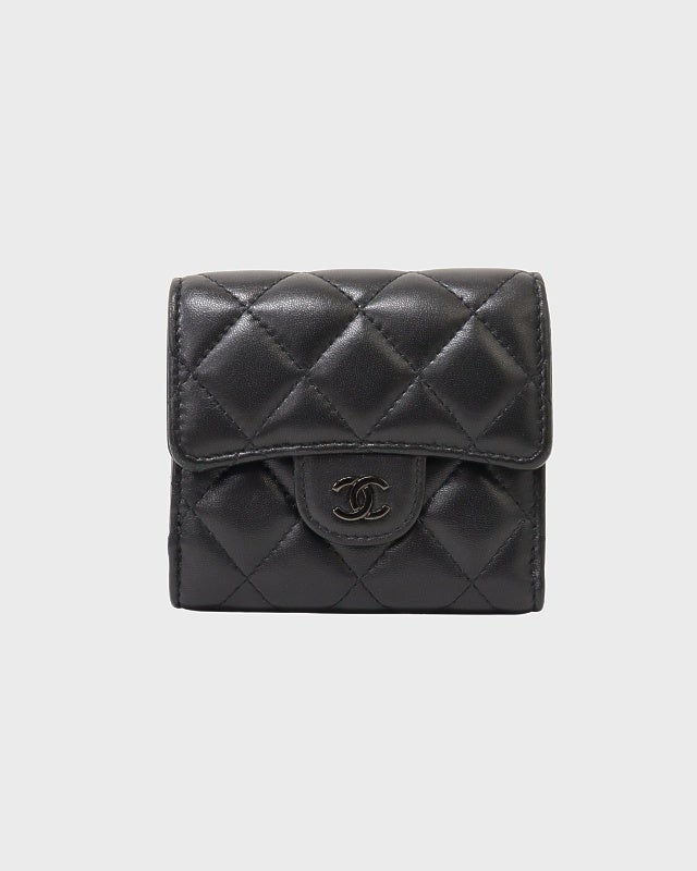 ブラック CHANEL マトラッセ コンパクトウォレット CHANEL マトラッセコンパクトウォレット | Hedy