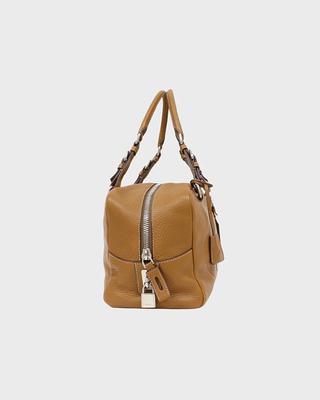 PRADA ロゴエンボスレザーハンドバッグ | Hedy