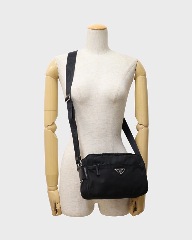 PRADA 三角ロゴ金具ナイロンショルダーバック | Hedy