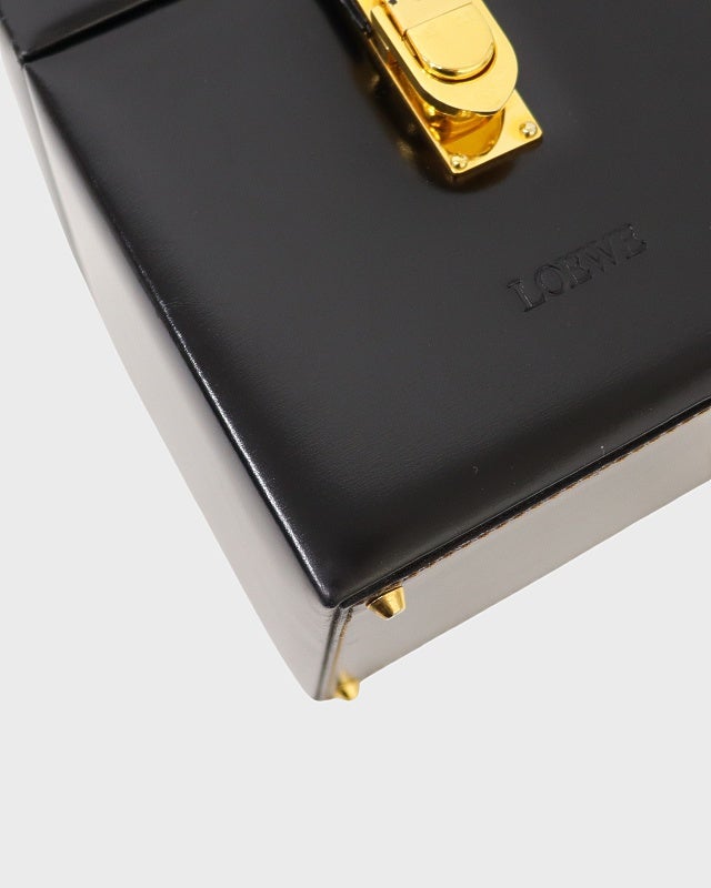 24時間以内発送✨LO~EWEレザーハンドバッグブラック~~ LOEWE ロゴ刻印レザーハンドバッグ | Hedy