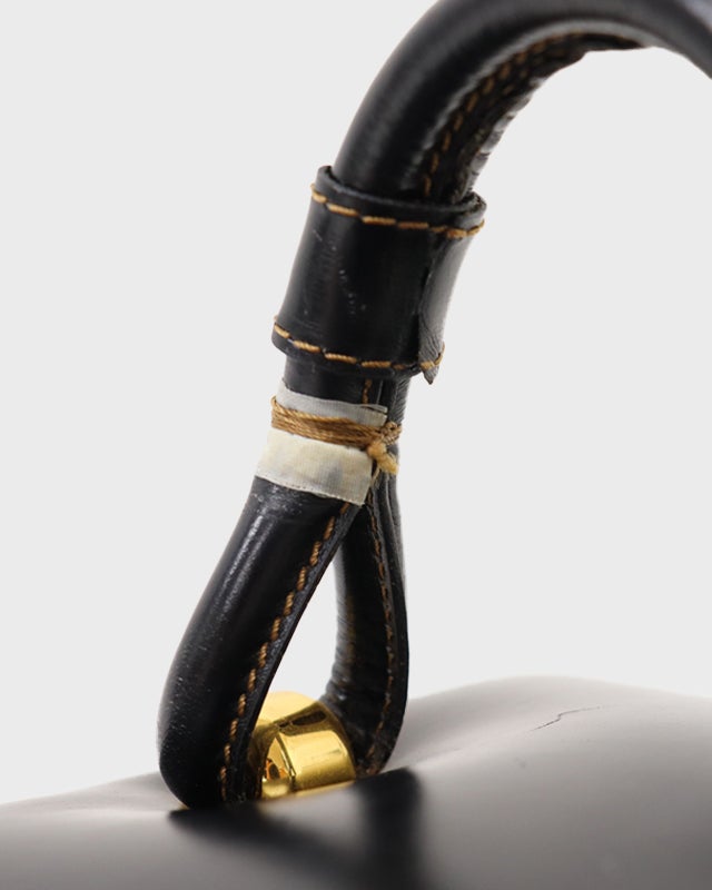 24時間以内発送✨LO~EWEレザーハンドバッグブラック~~ LOEWE ロゴ刻印レザーハンドバッグ | Hedy