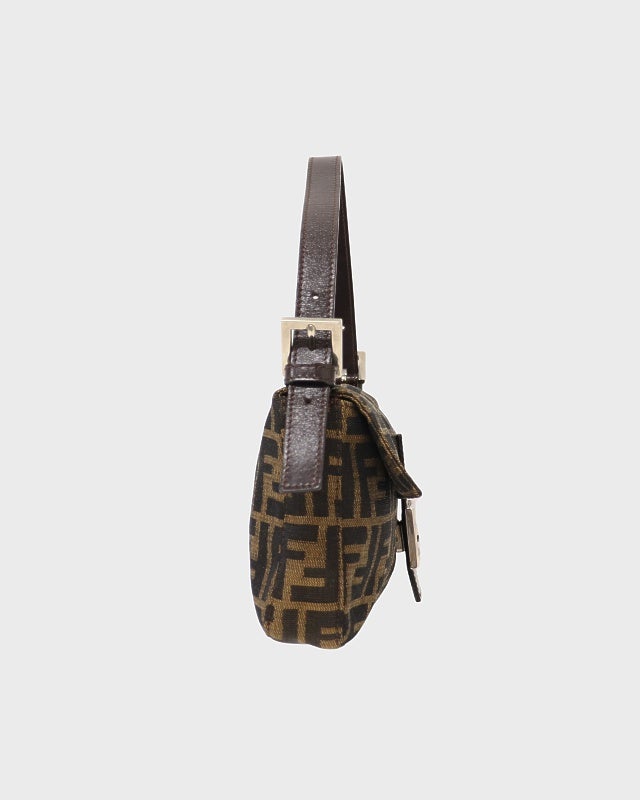 FENDI マンマバケット ハーフムーン ズッカ柄 ショルダーバッグ FENDI ズッカ柄マンマバケット | Hedy