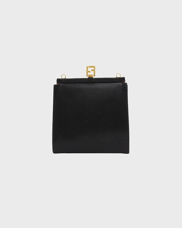 FENDI バックロゴ パーツ付き ショルダージップ スウェット FENDI バックロゴ パーツ付き ショルダージップ スウェット 【公式通販】