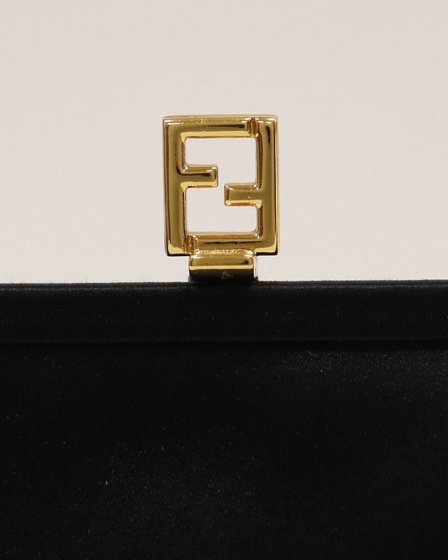 FENDI ロゴ金具サテンチェーンショルダーバッグ | Hedy