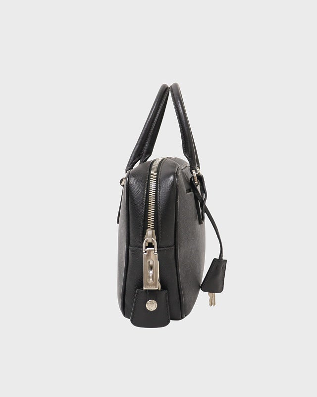 m✨PRADA VR0023 ビジネスバッグ サフィアーノレザー 三角ロゴ PRADA 三角ロゴ金具サフィアーノレザーハンドバッグ | Hedy