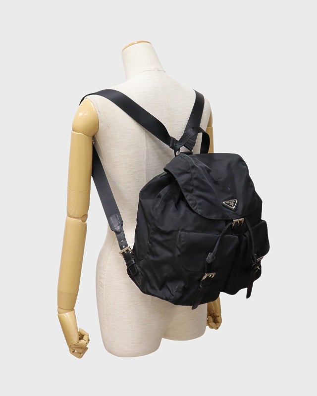 PRADA 三角ロゴ金具ナイロンリュックサック | Hedy