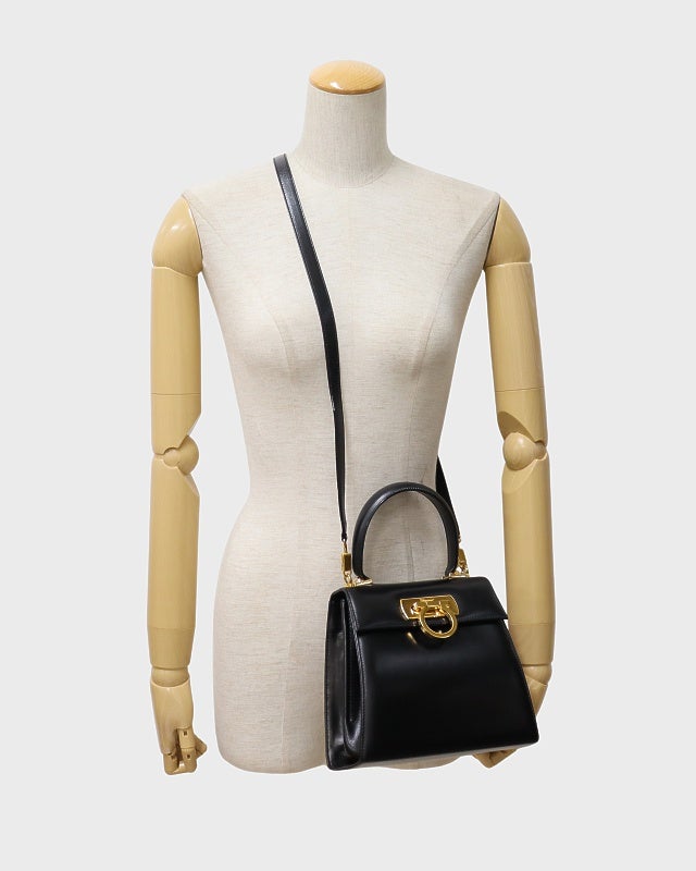 Ferragamo ガンチーニ金具2Wayバッグ | Hedy