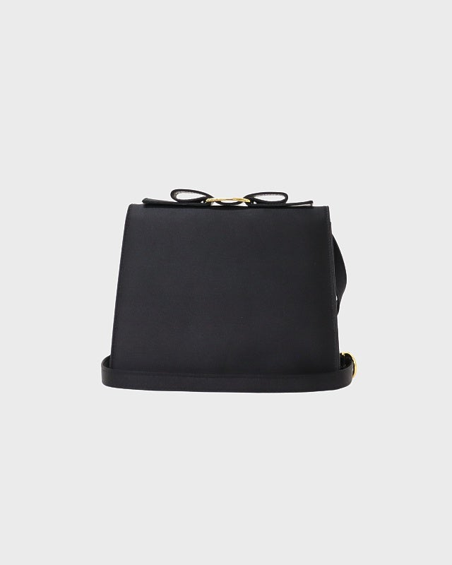 美品 GUCCI ワンショルダーバッグ GGキャンバス ロゴ金具 レザー 肩掛け GUCCI ロゴ金具レザーワンショルダーバッグ | Hedy