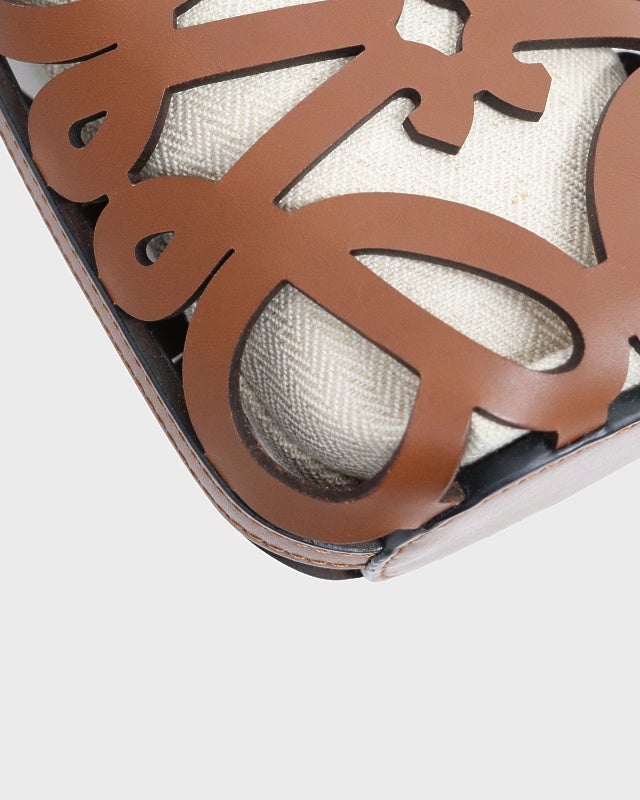 LOEWE アナグラム カットアウトポケットショルダーバッグ | Hedy