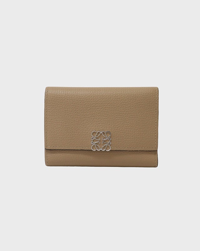 【超極美品】LOEWE トライフォールド　コンパクトウォレット　ベージュ LOEWE トライフォールドコンパクトウォレット | Hedy