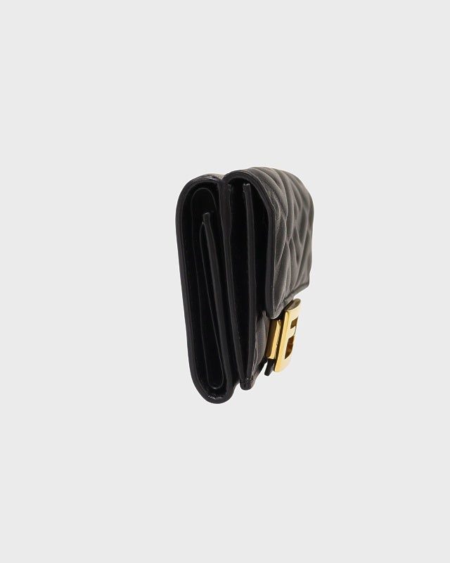 FENDI ロゴ金具レザーコンパクトウォレット | Hedy