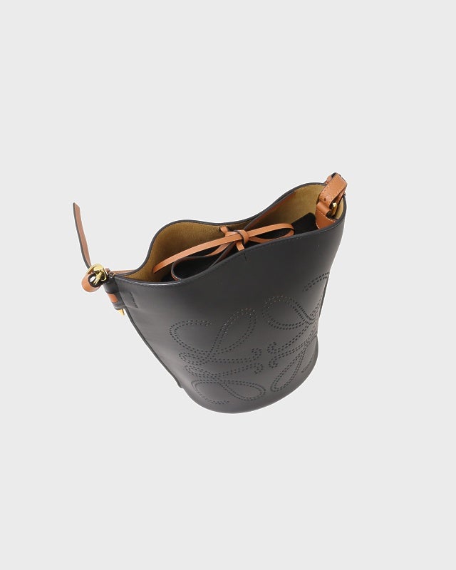LOEWE アナグラム ゲートバケット レザーショルダーバッグ | Hedy