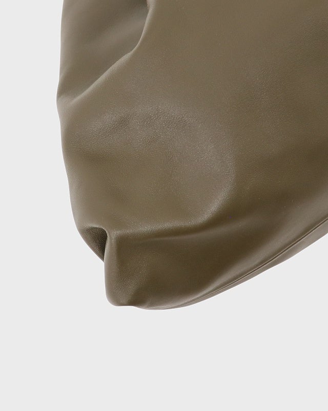 BOTTEGA VENETA ポーチレザークラッチバッグ | Hedy