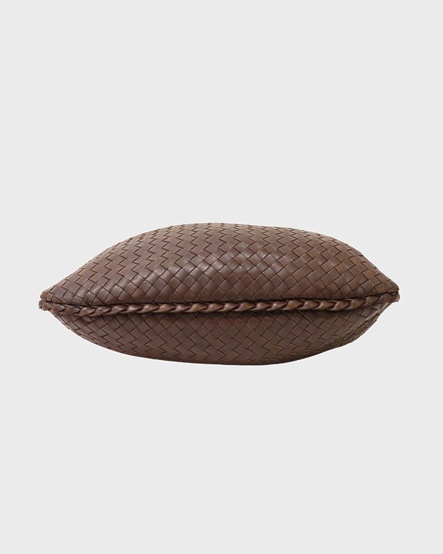 BOTTEGA VENETA イントレチャートクッション　レア　ブラウン系　美品 BOTTEGA VENETA イントレチャートクッション レア ブラウン系 美品