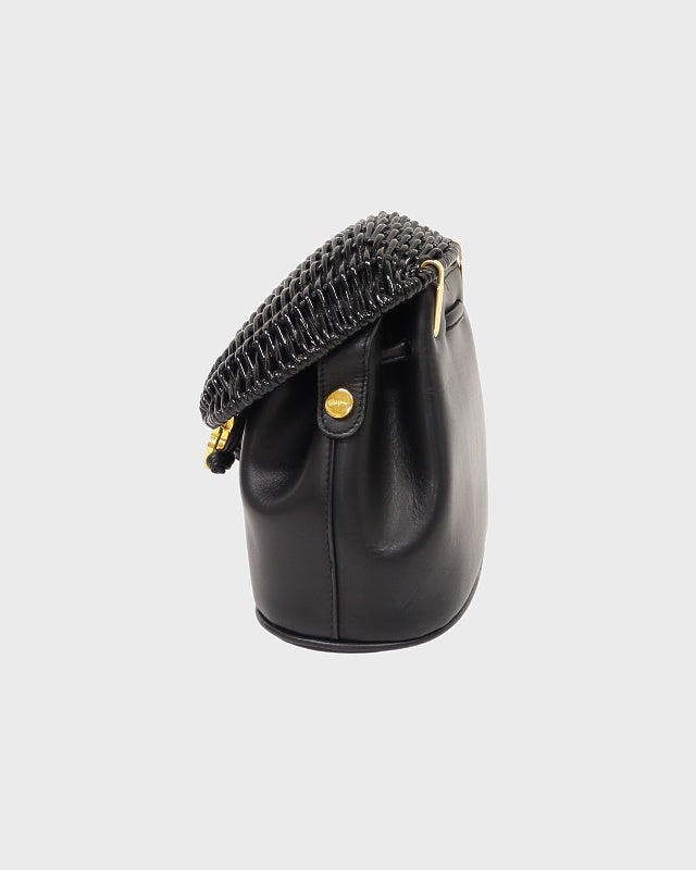 【極美品】 Ferragamo ガンチーニ ミニ ショルダーバッグ 保存袋付き Ferragamo ガンチーニカゴレザーショルダーバッグ | Hedy