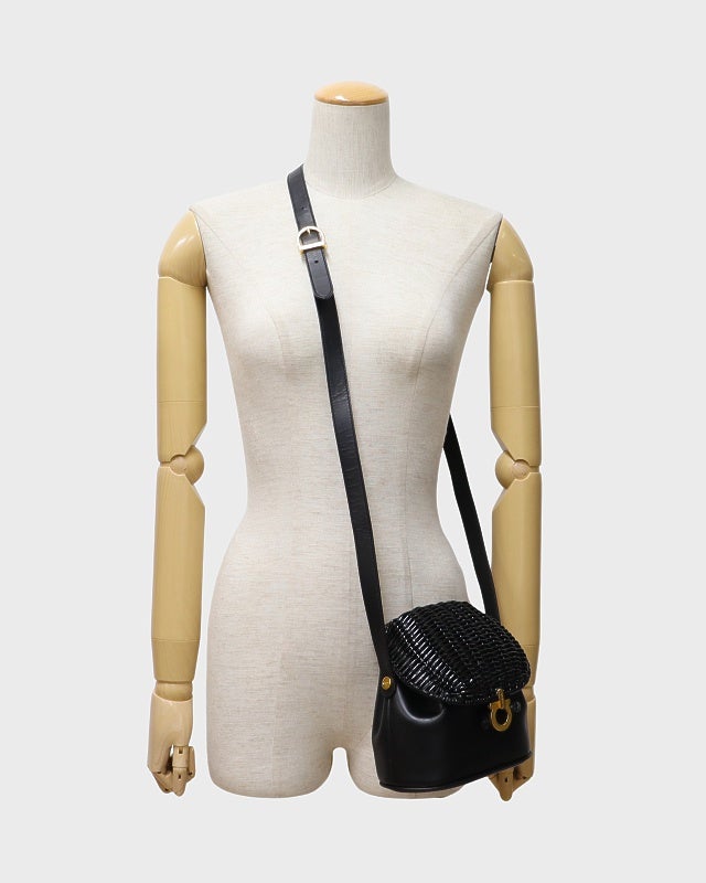 Ferragamo ガンチーニカゴレザーショルダーバッグ | Hedy