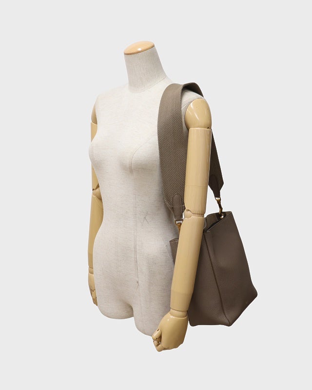 CELINE サングル バケット | Hedy