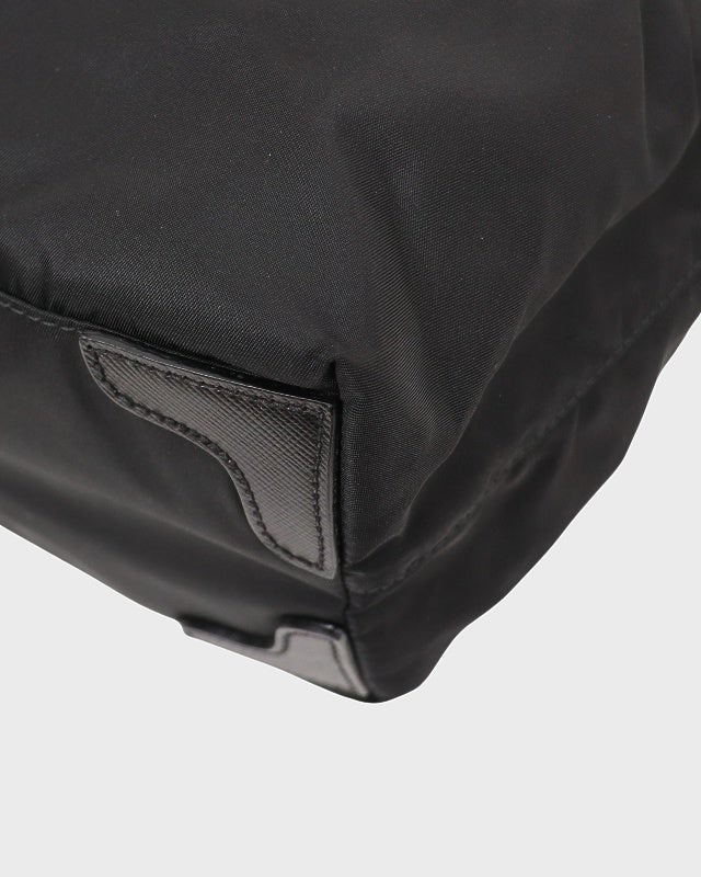 PRADA 三角ロゴ金具ナイロンハンドバッグ | Hedy