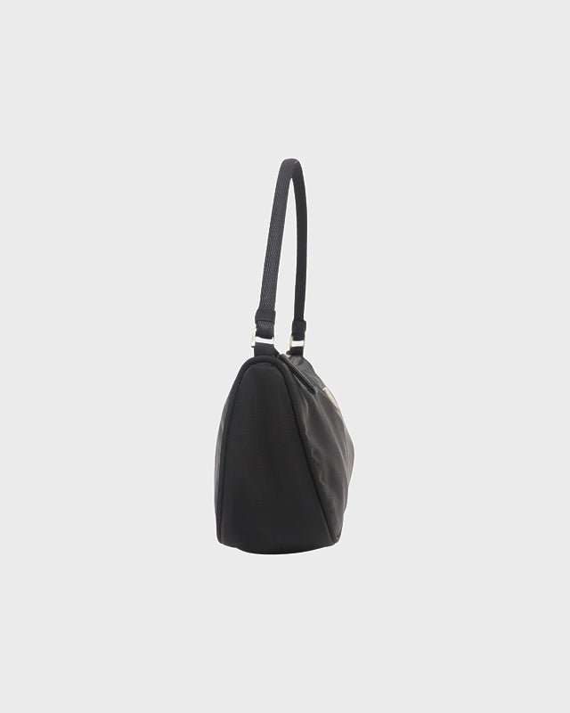 PRADA 三角ロゴ金具ナイロンワンショルダーバッグ | Hedy PRADA 三角ロゴ金具ナイロンワンショルダーバッグ | Hedy