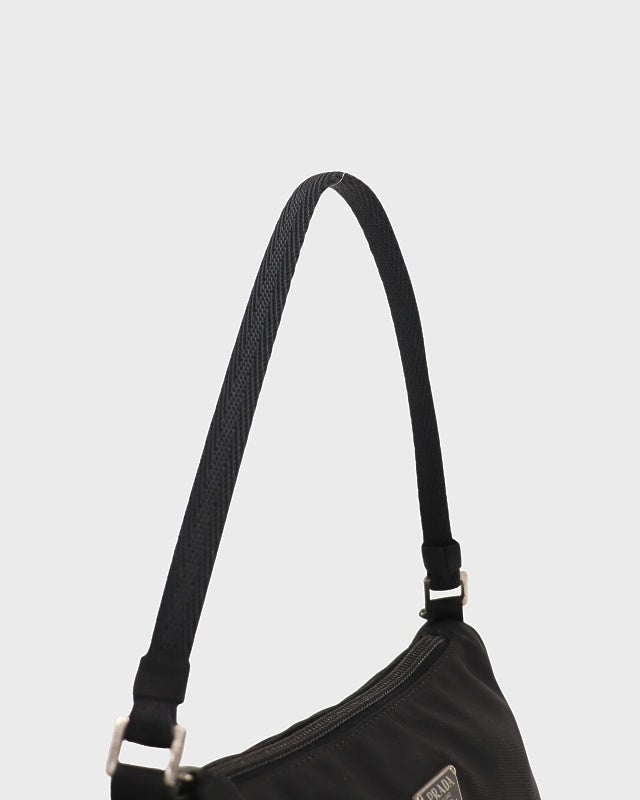PRADA 三角ロゴ金具ナイロンワンショルダーバッグ | Hedy PRADA 三角ロゴ金具ナイロンワンショルダーバッグ | Hedy
