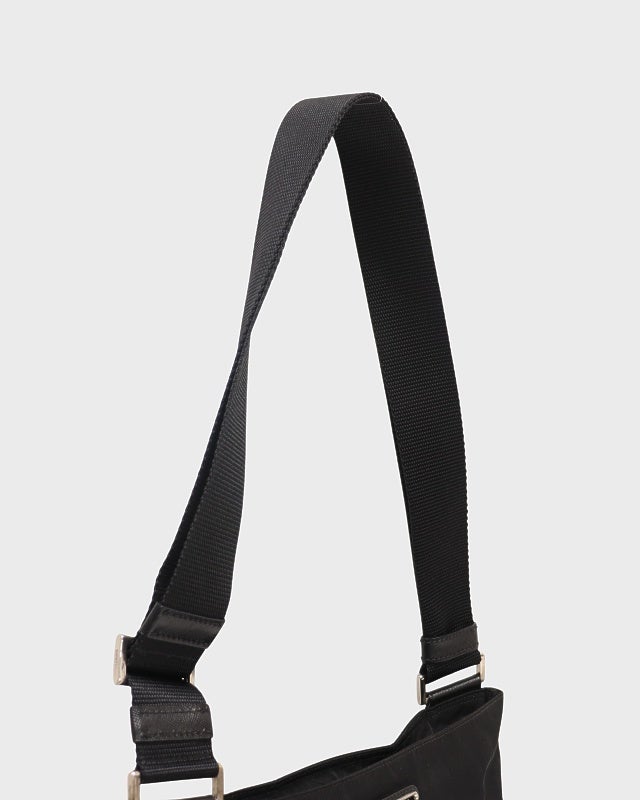 PRADA 三角ロゴ金具ナイロンショルダーバッグ | Hedy