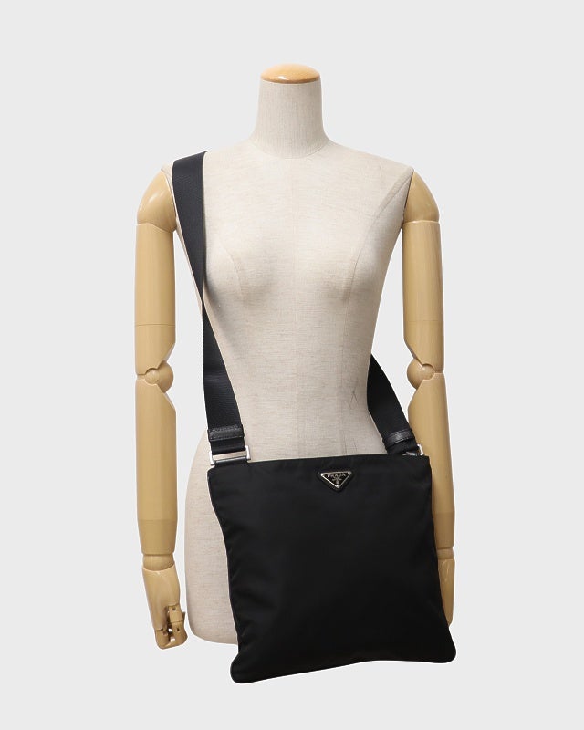 PRADA 三角ロゴ金具ナイロンショルダーバッグ | Hedy