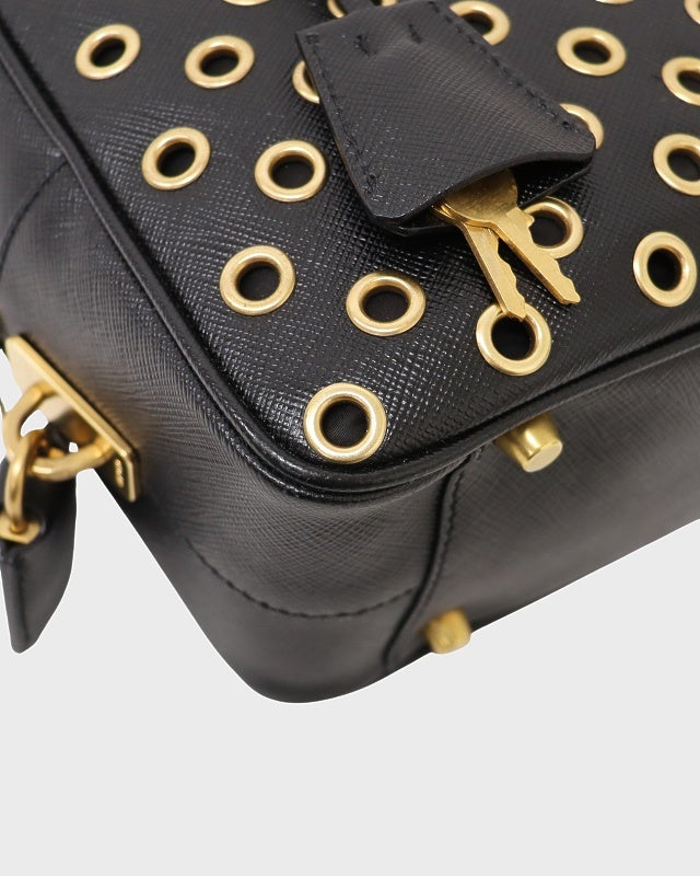 PRADA 三角ロゴ金具サフィアーノパンチングハンドバッグ | Hedy