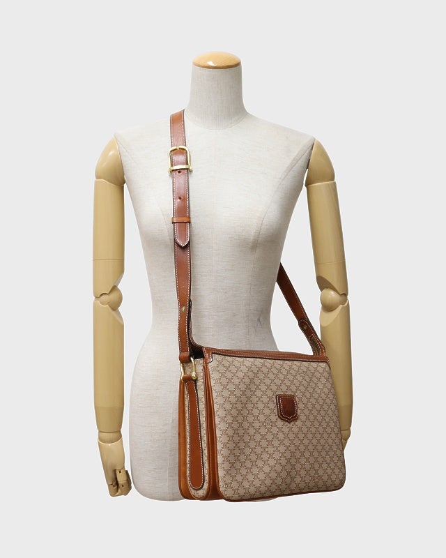 CELINE マカダム柄ブラゾン刻印ショルダーバッグ | Hedy